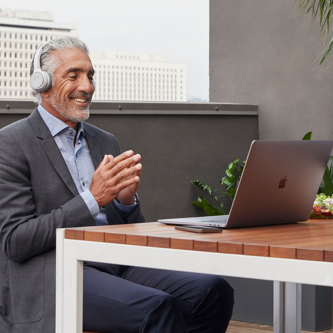 Person enjoys the gestures feature of Webex Meetings